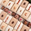«Как устроить елку» ассорти пастильных подушек с помадою и орехами